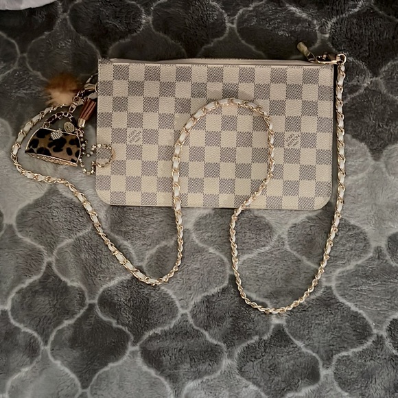 ❌SOLD!!!!!❌ FLASH SALE!!✨AUTHENTIC Louis Vuitton Neverfull Pochette Damier✨ - Picture 6 of 7